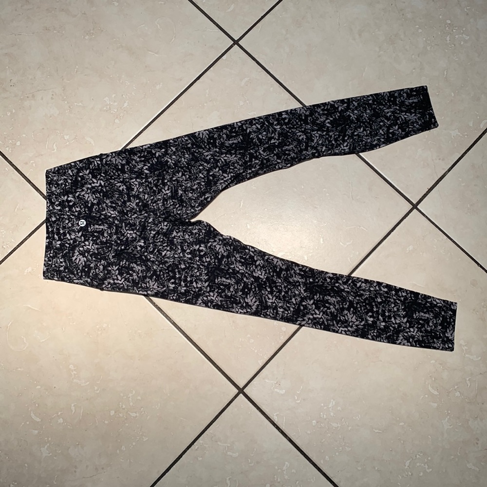 Women’s Lululemon high rise pants